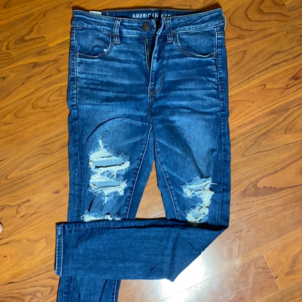 American Eagle Hi-Rise Ripped Jegging